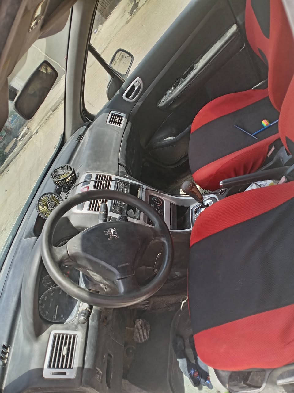 بيجو 307 للبيع مديل ٢٠٠٦
مكينه وكير مكفولات تبريد عاطل
سنويه بأسمي لل٢٠٣٠ مكانها حلة بكرلي
السعر ٣٩
***********
