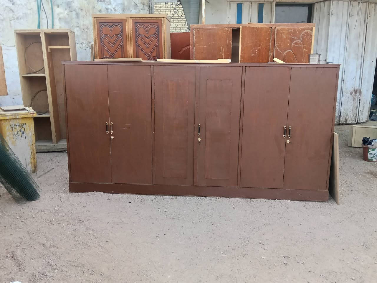 متاح للبيع • ديكور