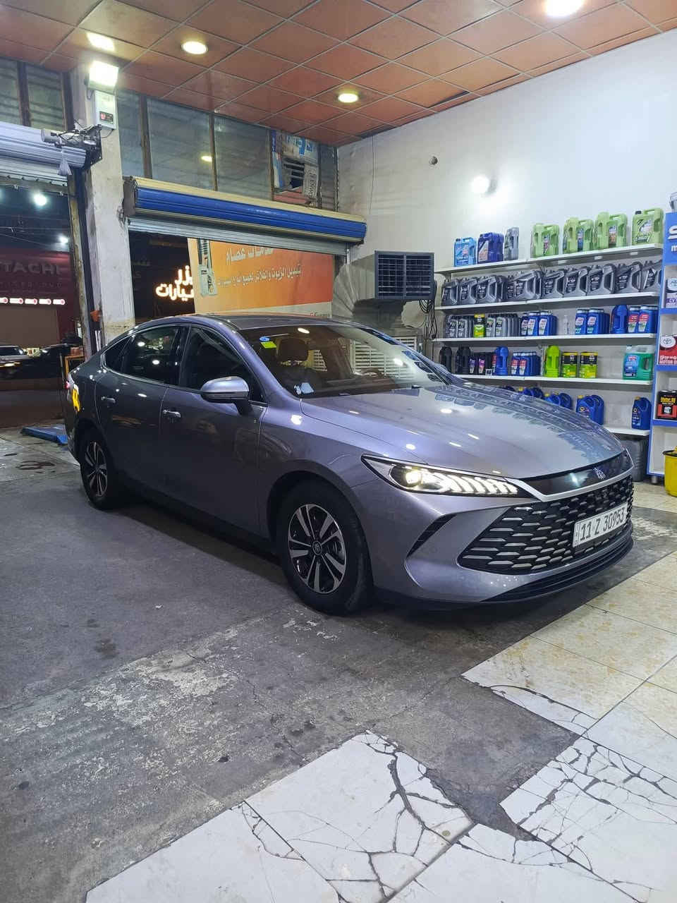 بي واي دي كن بلاص / BYD QIN PLUS
موديل 2025 / المشي الكلي 11 الف 

لون رصاصي/ حرة / بأسمي تحويل مباشر 

رقم بغداد الانكليزي / هزة جديدة / سنوية لغاية 2030 

السيارة كاملة مع جميع ملحقات الشركة 
ـــــــــــــــــــــــــــــــــــــــــــــــــــــــــــــــــــــــــــــــــــــــــ
مواصفات السيارة 

ويل كب كروم / بصمة تشغيل / بصمة ابواب / تشغيل عن بعد 

شاشة اصلية / كامرة خلفية / هاند بريك الكتروني / كشنات جلد 

لايت زينون / لد امامي / بك لايت لد متصل / حساس خلفي 

اشاير بالمري / مثبت سرعة / تحكم استيرن جهتين
ــــــــــــــــــــــــــــــــــــــــــــــــــــــــــــــــــــــــــــــــــــــــــ
السيارة مكفولة من الصبغ 
بيها شبر بارد بالجاملغ الامامي ممبين + طخه باب خلفي بسيطه موضحه بالصور 

#السعر 19,100,000 دينار عراقي وبيها مجال بسيط

مكان السيارة / بغداد / حي الجامعة 

للأستفسار 
*********** متوفر واتساب او اتصال
