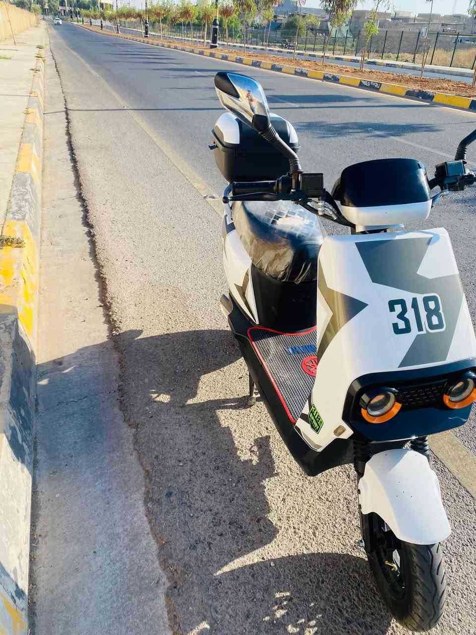 السلام عليكم ماطور شحن للبيع 318 بطريات تقره 10 ونص جديد بل حقيقه بعد احلا من الصور ملف وعقل شرط تيات جدد السعر 650 وبي مجال ***********
