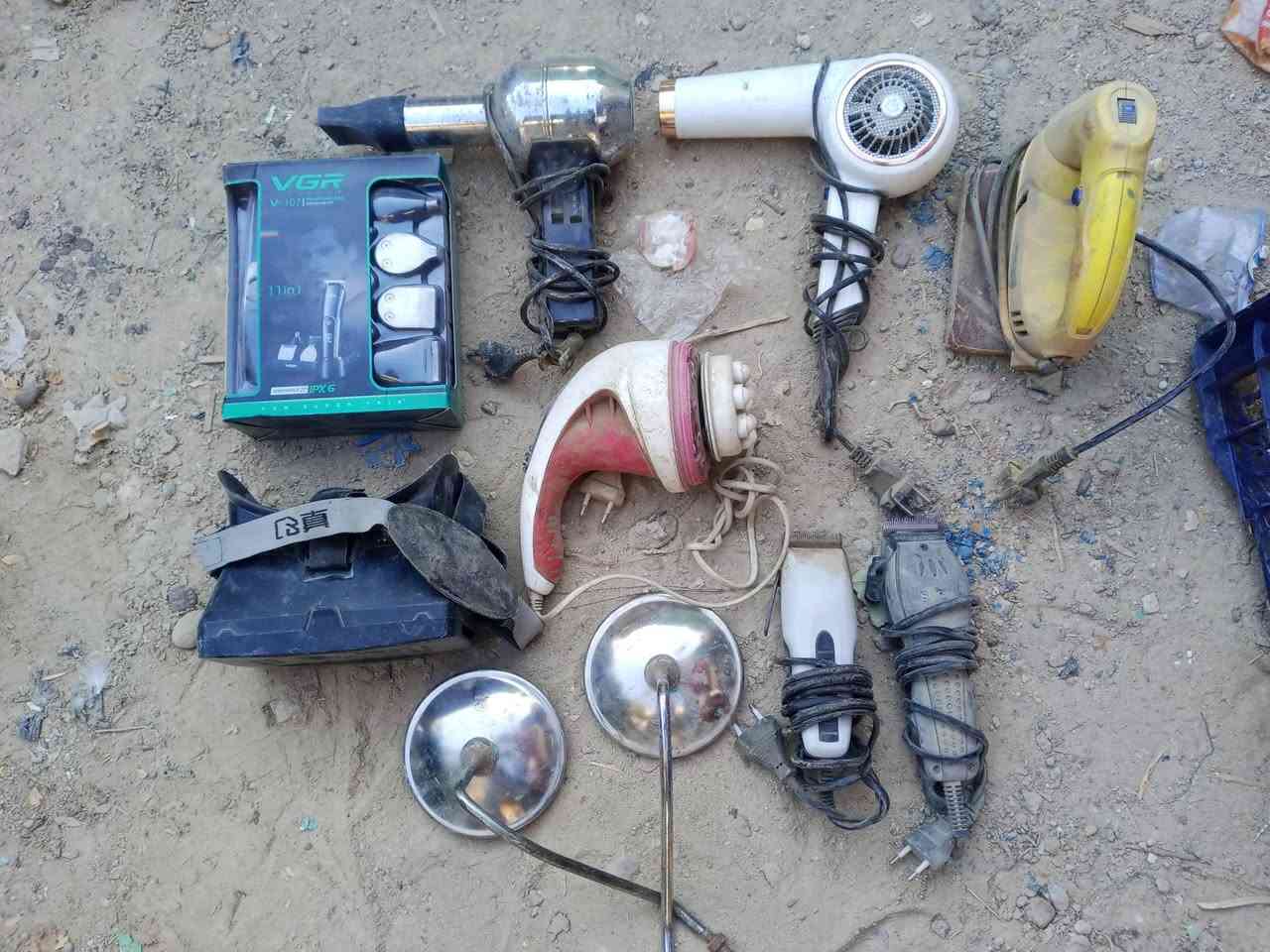 السلام عليكم غراض بيت شغالات للبيع بغداد سبع البور منطقة٤٠٠٠.  ***********
