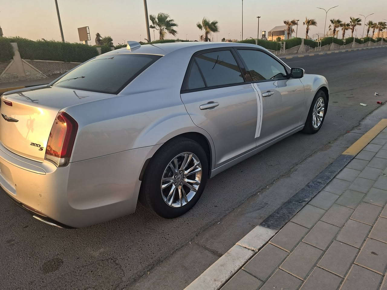 سلام عليكم اوباما ٢٠٢١ اصل سيارة  تحويل سليمانية حادثها جاملغ سائق فقط لادواخل ولا تعديل البقية كفالة مكينة كير حدادة من كلشي ماشية ١٠٠ شراي يتصل ***********
