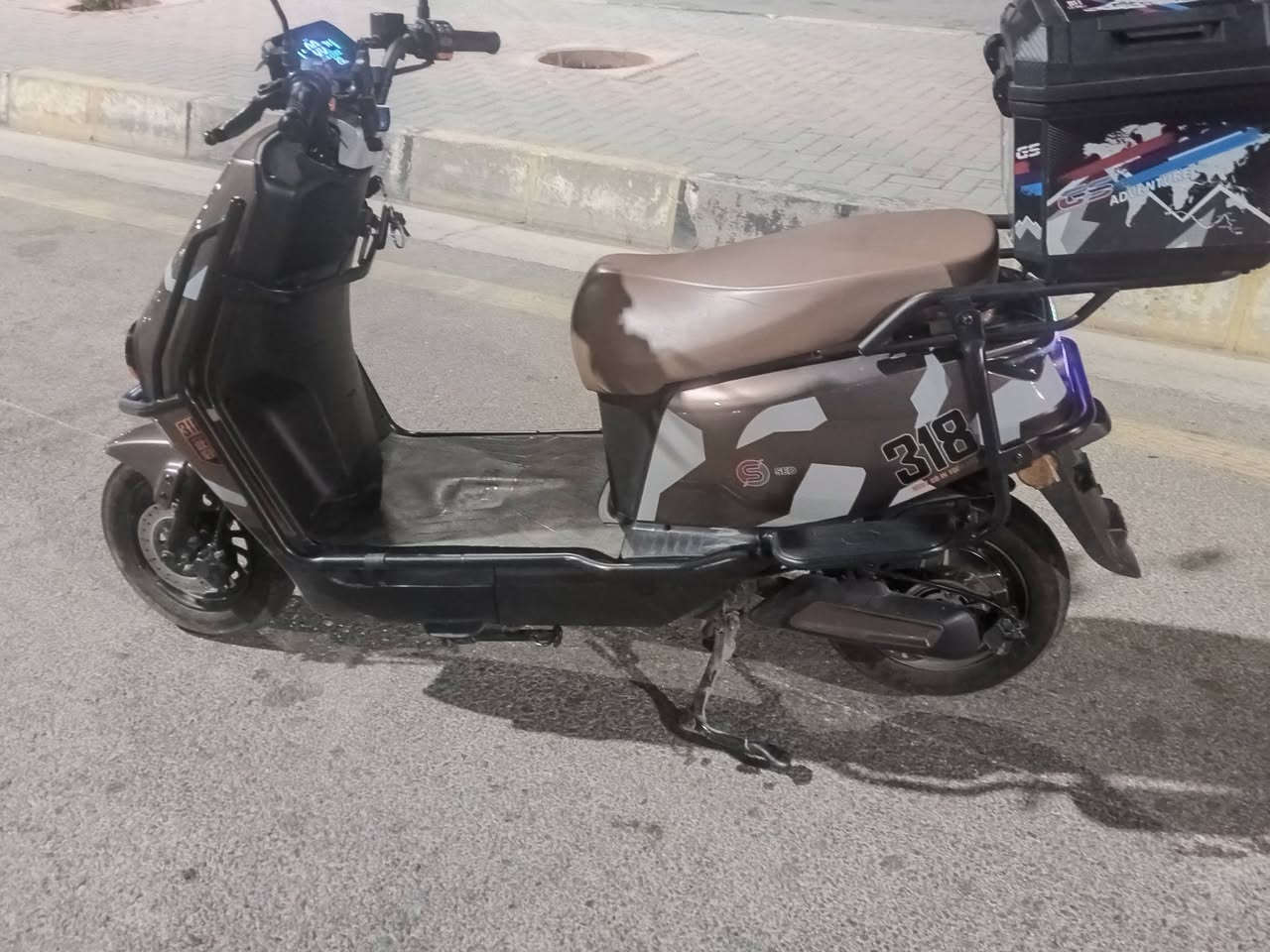 دراجه للبيع 318 نظافه فول مستخدم شي قليل السعر 750وبي مجال الرقم ***********
