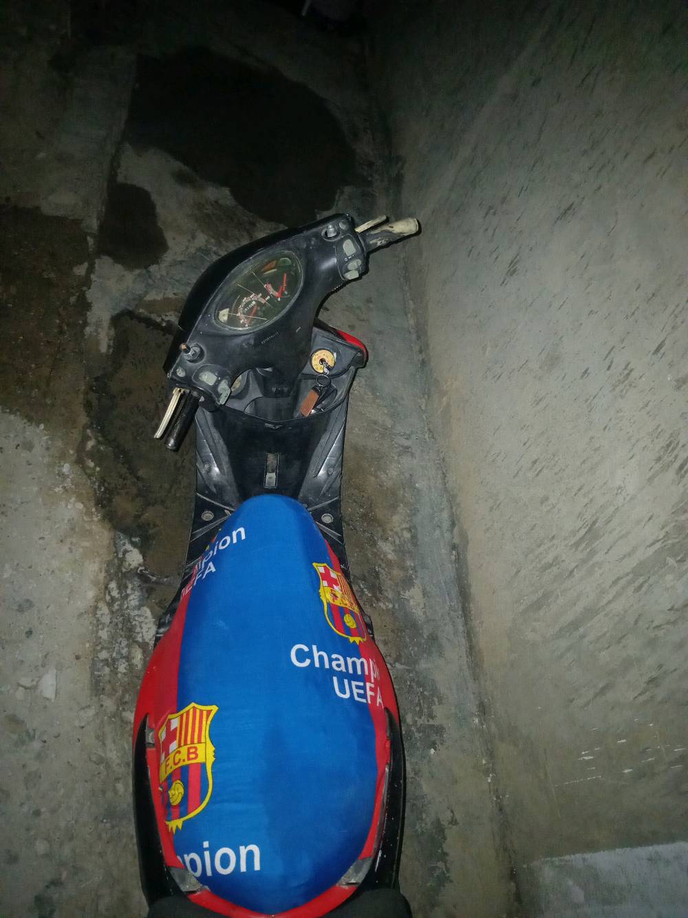 سلام عليكم دراجه ثعلب جيتي ئار دراجه نضيفه الله شاهد بس نقصها زنجيل مال مكينه تعبان يرادله تبديل سعرها ٣٥٠ وبيها مجال *********** رقم الهاتف