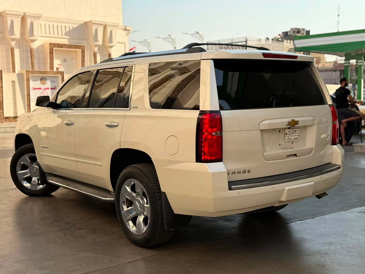 سلام عليكم دخول جديد ضباط كلش جديده LTZ فول موصفات
للبيع تاهو 2015 دخول جديد ضباط حادث بنيد مبدل فقط بدون دواخل
فول موصفات سياره كلش جديده لاتقيسه ويا الراكضات 
فتحه / بصمه / شاشه خلفيه /  تستلم سياره مرقم بغداد وجاهزه 
سعر 290 وبيه مجال لشراي 
الاتصال *********** 
مكان سياره بغداد
