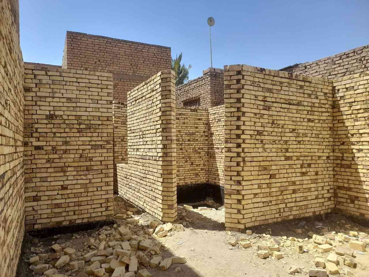 سلام عليكم خلفه بناء و عكاده ولبخ  درجه اولى اشراف مهندس اليريد الخاص مفتوح نضافه ودقه ولتزام بلموعد
***********
