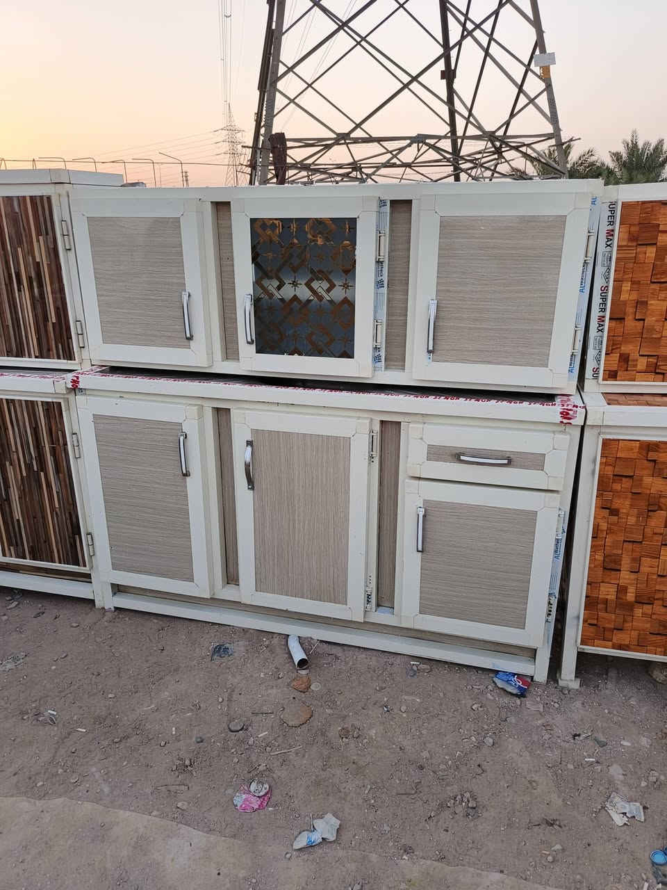 سنكي متر ونص نضيف كلش مناسب البيع عنواني ديوانيه حي عسكري قرب فلكت علماء ***********بي واساب
