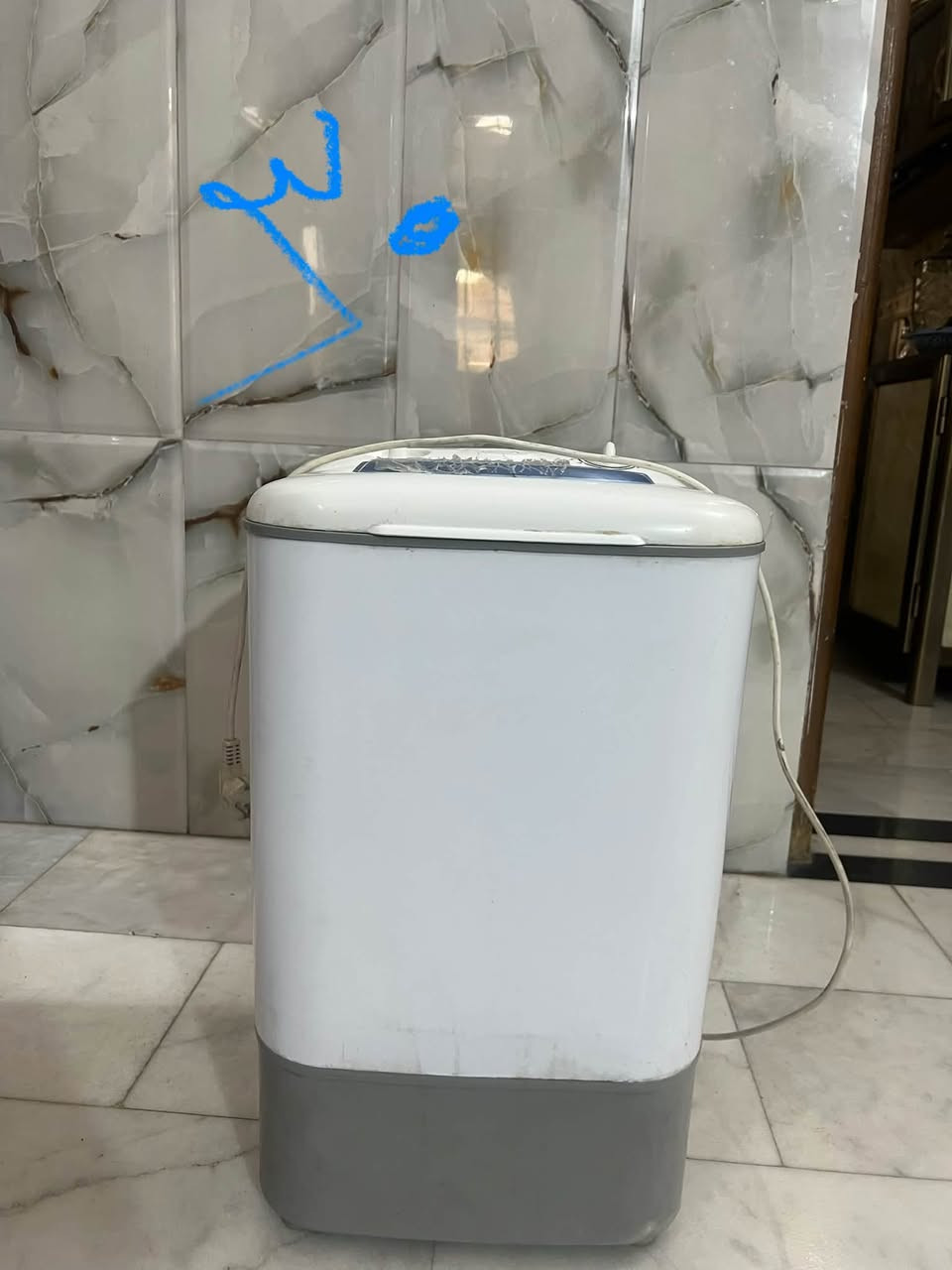 للتواصل خاص او على ‭***********‬
غساله جبيره بس تجفيف
وسبلت بس بواري ماكو

نص مكتوب في الصور:
- 75
