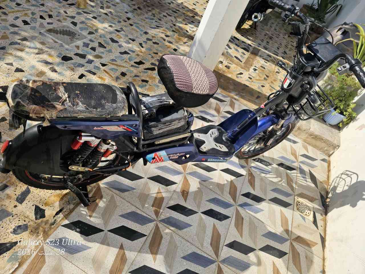 دراجـة شحـــن ڪلشي شغال بطاريـات جــديدة
سعــــر 125 المفــــــرق ***********
