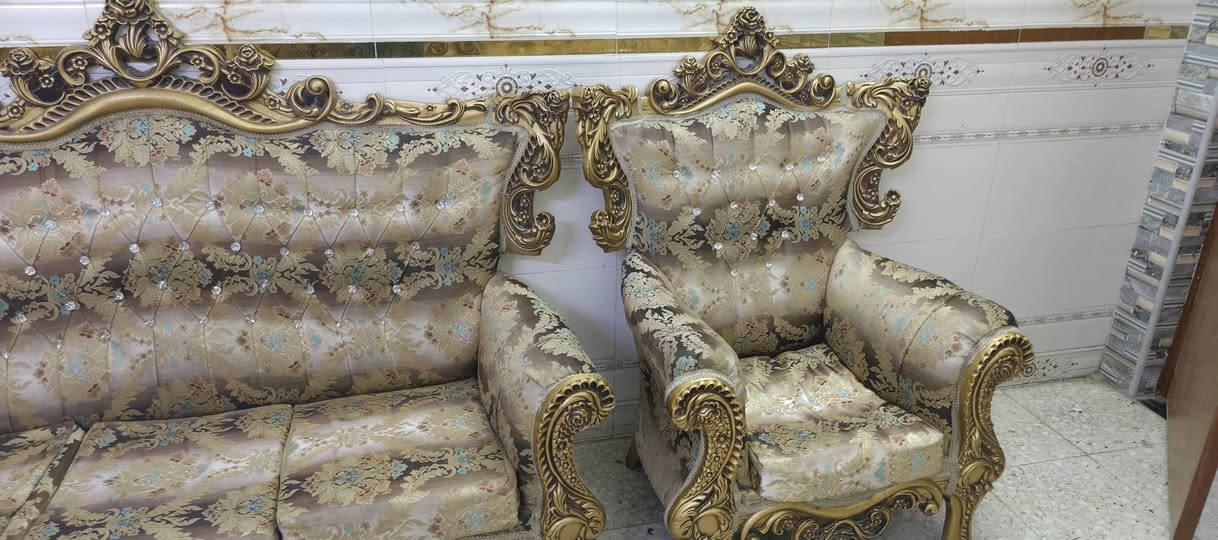تخم كامل للبيع السعر ١٥٠ بغداد البلديات ***********
