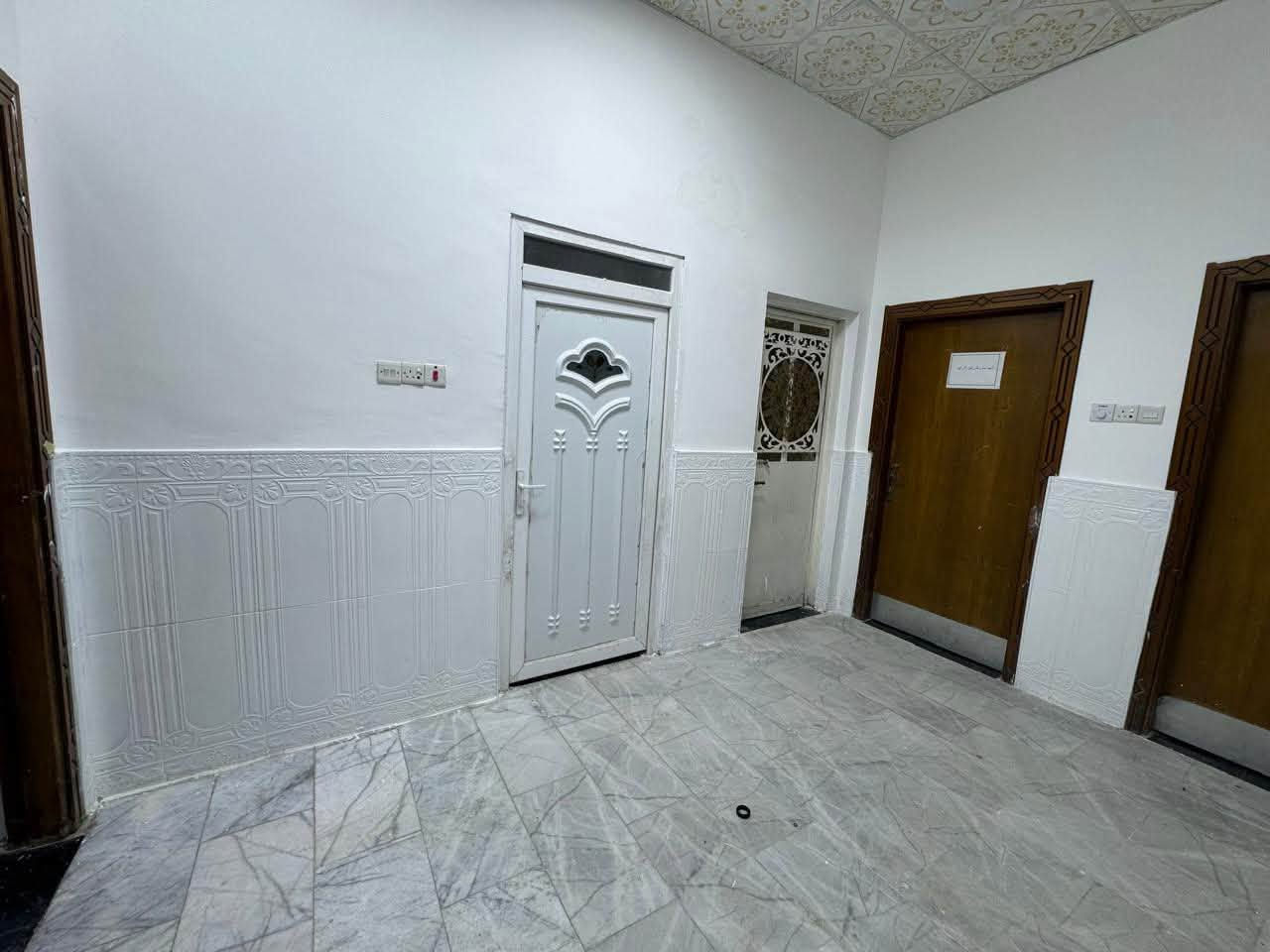 بيت للايجار في الطويسه قرب شارع اللجنه الاولمبيه يحتوي غرفتين صاله استقبال مطبخ صحيات كراج حديقه سعر الايجار 850 الف

للمعلومات اكثر الاتصال على الارقام او زيارة موقعنا البصره _ شارع عام حي الزهراء _ قرب مستشفى النفط
***********
الذهبي للاستثمار العقاري
مجاز قانونيا
