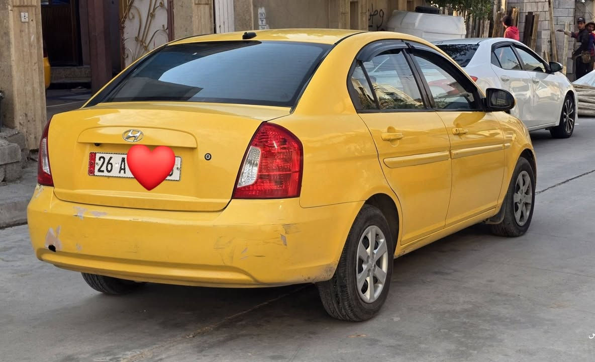 اكسنت 2009 رقم صلاح الدين انكليزي
محرك 16 كير توماتيك جام كهرب 
تحكمات استيرن كروز سرعة
تبريد شغال
ضررها باب وجاملغ امامي 
للتفاصيل الاتصال ***********
