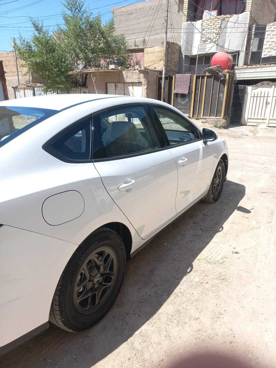 السلام عليكم من رخصت الادمن للبيع بيوايدي سيل فايف بيها بارد بل صندوك الصور موجوده بل منشور ماشيه ١٩ الف الكلي السياره مغلفه ارضيه وكشنات وصندوك السعر ١٩ وبيها مجال  رقم ***********

نص مكتوب في الصور:
- Yippee!
