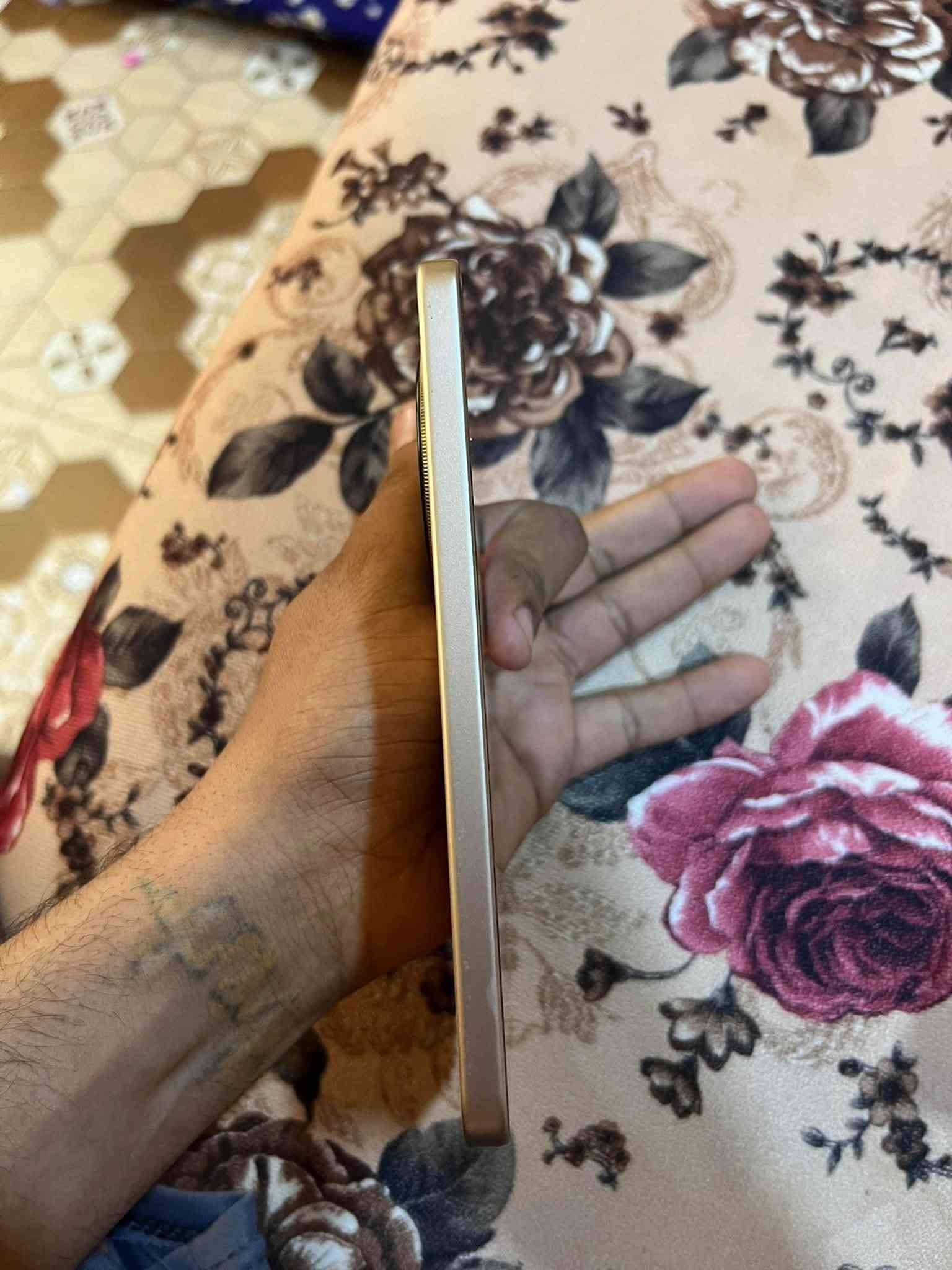 للبيع استخدام قليل بعده بل كارتونه سعر ٤٥٠ وبي مجال ***********
