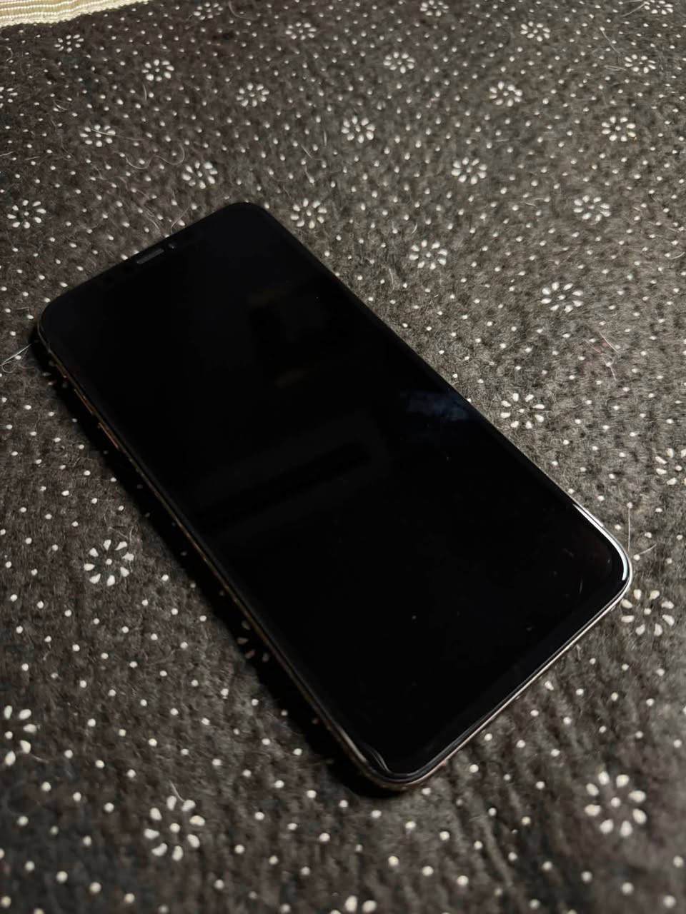 السلام عليكم
Iphone XS MAX 
تك سيم ذاكره 64 لون ذهبي فيس ايدي ما يشتغل مبدل بطاريه نسبتها 84 الجهاز حيل نطيف المشكله الوحيده الكامرات ما تشتغل السيم كارت شغال بدون اي مشكله مايكات رجاج سماعات اتصال كلو بشرط 
السعر خااص او واتساب ***********
