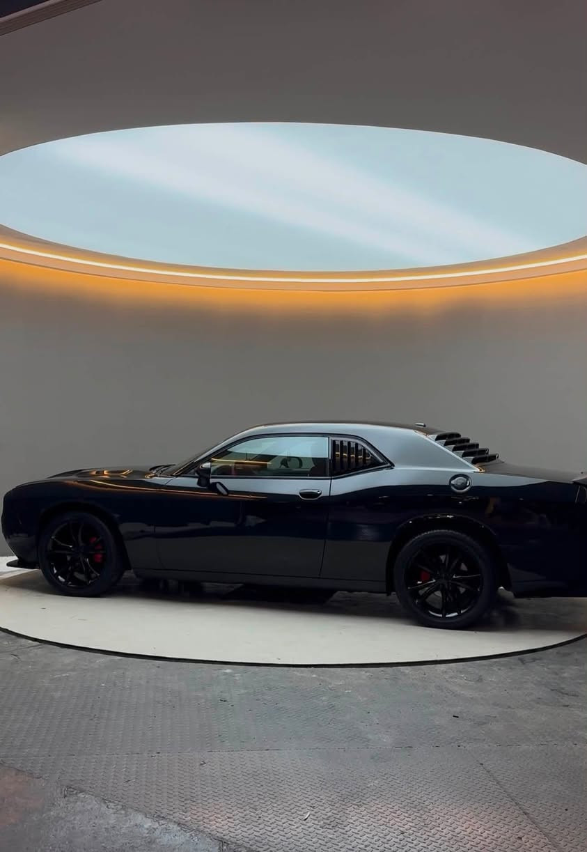 🚗 دودج تشالنجر SXT موديل 2018 | مواصفات أمريكية 🇺🇸

🖤 اللون: أسود
📍 الممشى: 130,000 كم

✅ المحرك والجير بحالة ممتازة 100%
✅ كاميرا خلفية
✅ إنارات LED مع تغيير ألوان
✅ صوت رياضي مميز وجميل
✅ Window Louvers على الزجاج الخلفي لإضافة شكل رياضي
✅ السيارة نظيفة جداً وجاهزة للاستخدام

الملاحظات:

* ضربة واحدة فقط (دعمة).
* يوجد تبريدان صغيران فقط.

💰 السعر المطلوب: 18,000 دولار (قابل للتفاوض بالمعقول)

📍 السليمانية

📞 للاستفسار أو المعاينة، يرجى التواصل على الخاص.   ***********
