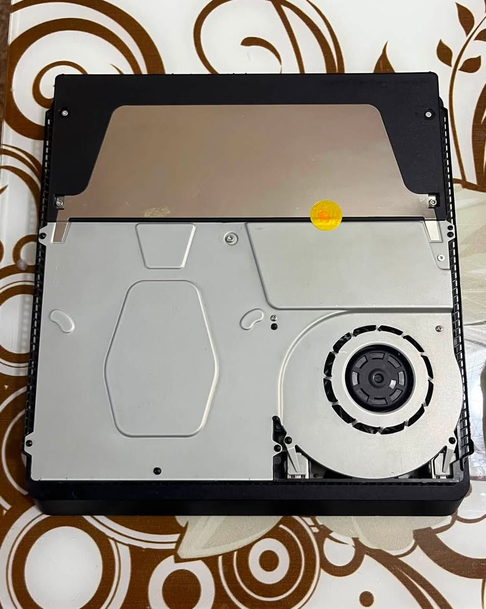 السلام عليكم من رخصة الادمن
جهاز ps4 سلم نظافة 100%
لوك ستيكر 
يجي وياه كامل ملحقاتة 
كيبلاتة الاصلية + دبل جويستك 
+حساب عربي اماراتي يحتوي مكتبة العاب ضخمة 
 (حساب شخصي العاب ثابتة ) مو اشتراك ولا حساب مشترك ضمان الحساب مدى الحياة العابة قوية مثل ما موضح بالفيديو تستلم كامل معلومات الحساب 

سعر الجهاز 250 وبي مجال بسيط 

مكاني بغداد _ حي الاعلام 
توصيل ماعندي تتفضل يمي للبيت تفحص الجهاز وتقتنع بي وبالعافية عليك ❤️

متوفر ماسنجر او واتساب 
***********
