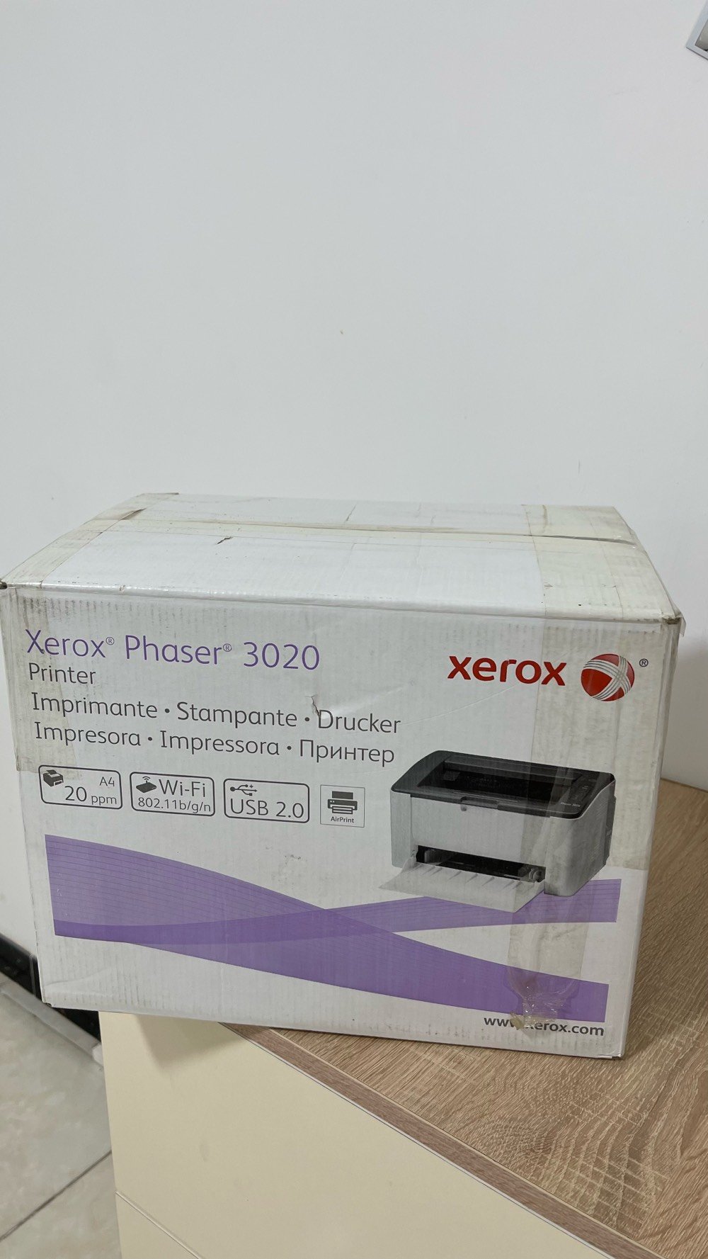 طابعه من ماركه  xerox جديده غير مستعمله اصليه كامله  تنربط على الراوتر و الموبايل و تطبع مباشره