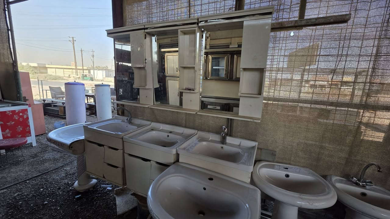 السلام عليكم
غراض منزليه للبيع 
العنوان تقاطع النهروان مقابل الخنساء 
***********
