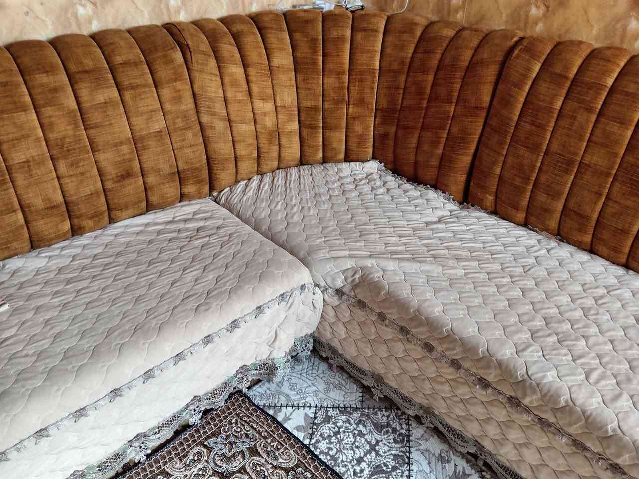 ديوان عراقي • ٨ أمتار • خشب ثقيل