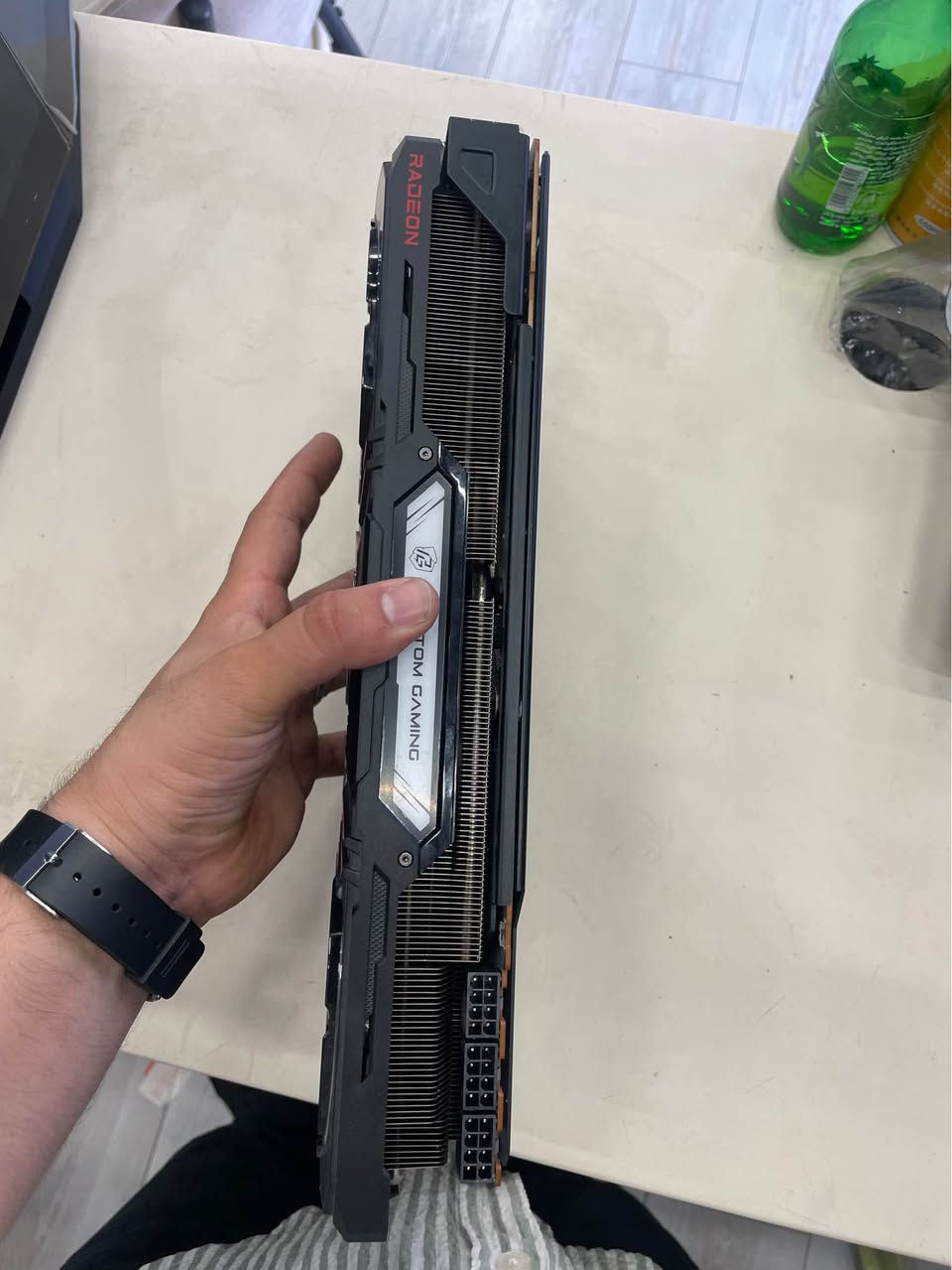 RX 6800XT • بلا مشاكل • مع الكرتون