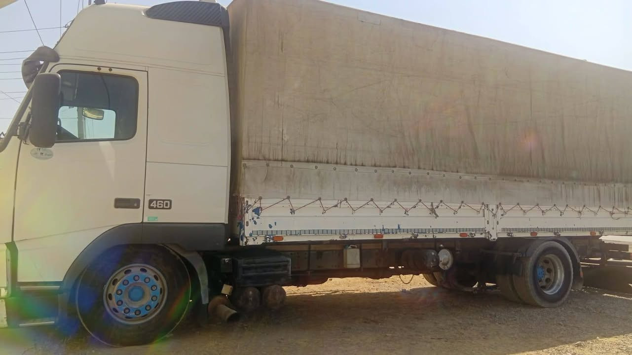 فالفؤ FH 2001
لوري تاك حجم 460
 شاصي طويل كير 3+3 هاف
سعر140$ مجال
للاستفسار ***********
