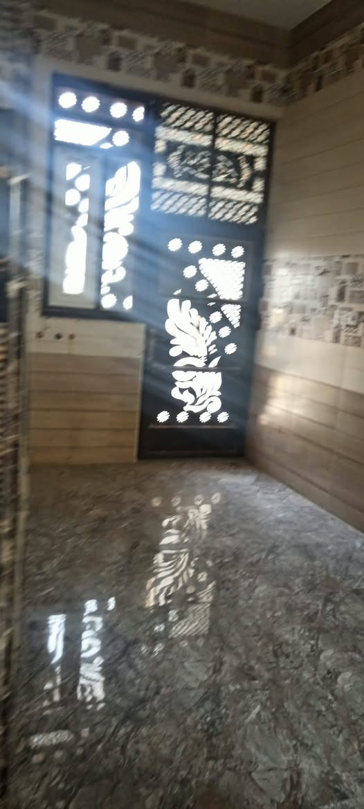 بيت للإيجار • خلف مجمع الرحاب • طابق ونص