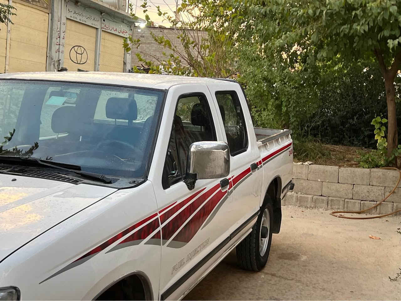 نيسان ايستراد • قفل مركزي • اي بي اس