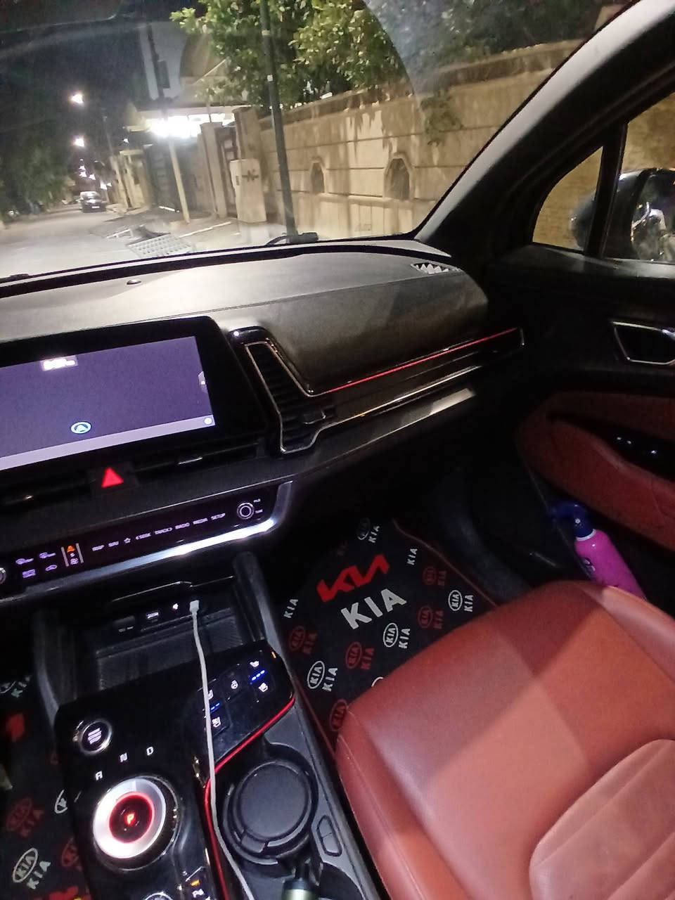 السلام عليكم 
للبيع كيا سيورتج 2023
السيارة وارد امريكي هايبرد 
صور الحادث مرفقة في المنشور
السيارة فووول مواصفات
بصمة تشغيل عن بعد تقديم للامام والى الخلف بل ريمونت  
تدفئة وتبريد بل كشنات الامامية 
مع الكشنات الامامية تحكمات كهربائية 
+ تدفئة استيرن 
+صندوق كهرباء 
+السيارة هايبرد +مكينة 16 تيربو 
+ السيارة فور ويل 
مانع انزلاق 
كروز سرعة 
فوووول مواصفات للاخيييرر
للاستفسار على الخاص او على الرقم 
***********
الي ياخذها يرتاح 
سعرها كلش مناسب 
مع تحياتي للجميع
