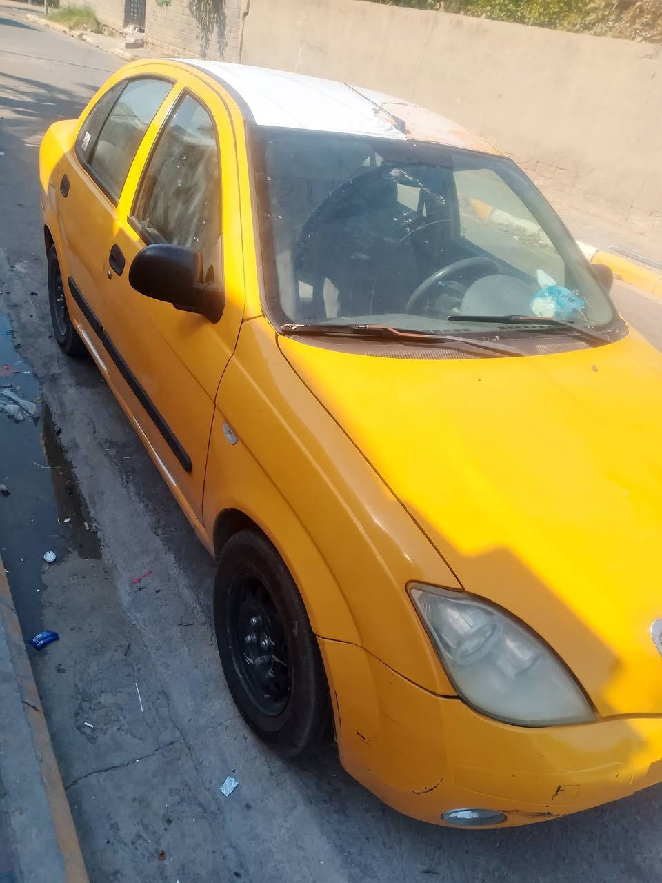 طيبه للبيع 2015 رقم بغداد بس صدرها تعبان وكومبريسر عاطل مال تبريد سعر 25==***********
