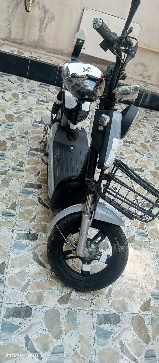 السلام عليكم ماطور للبيع عنوان حي شهداء قرب جامع الشمري سعر 250وبي مجال بطارياته نضيفه نقص بس بريك  ***********

نص مكتوب في الصور:
- Infinix NOTE 11S
- Infinix NOTE 10