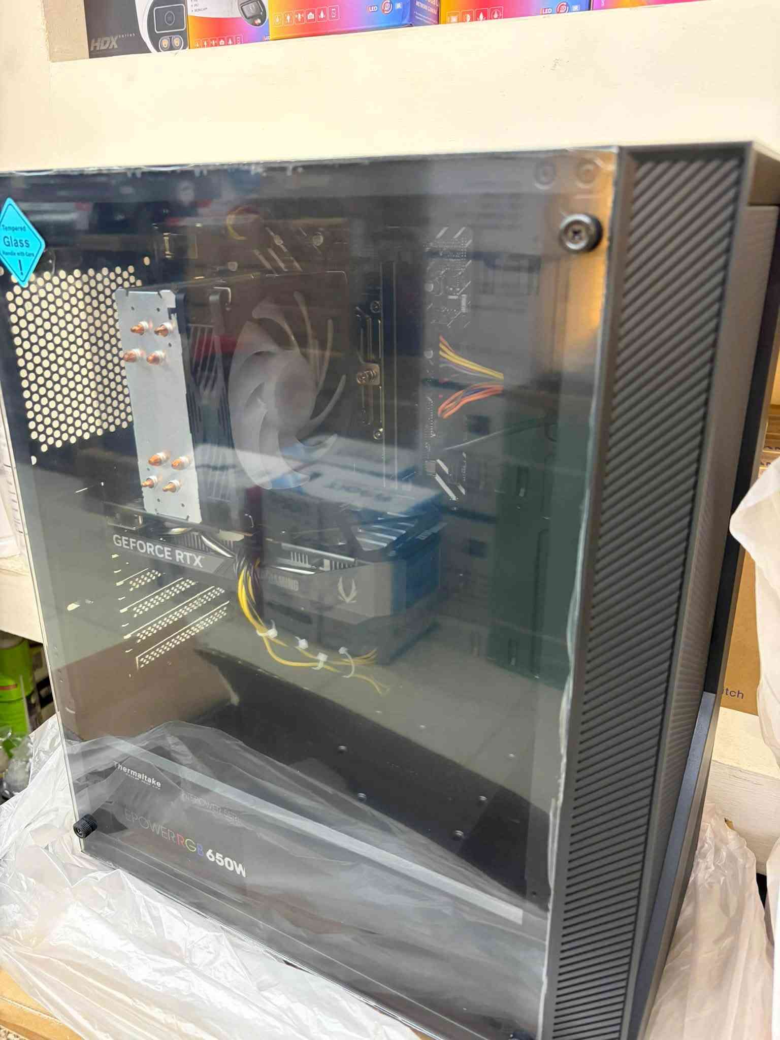 السلام عليكم
تجميعات جديد غير مستخدم 
Ci5 14400f
Rtx 5060 8GB Zotac
Ram 8x2 3200
NVME 512GB
Psu 650w thermaltake 
M.B H610 M-K asus
Fan mass s4000
Case CG77 Fantech
السعر 1,445,000
الكمية المتوفرة عشر قطع جديد غير مستخدم 
رقمي ***********
مكاني بغداد
