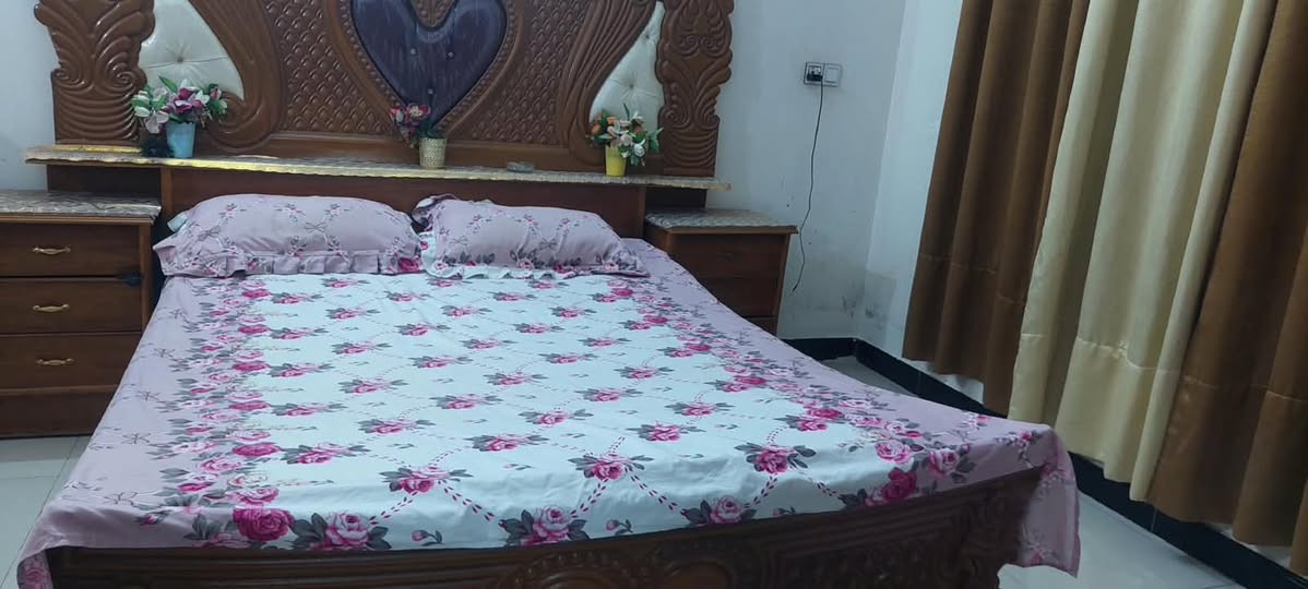 غرفة نوم للبيع جديد صاج السعر 950 وبيها مجال 
***********
