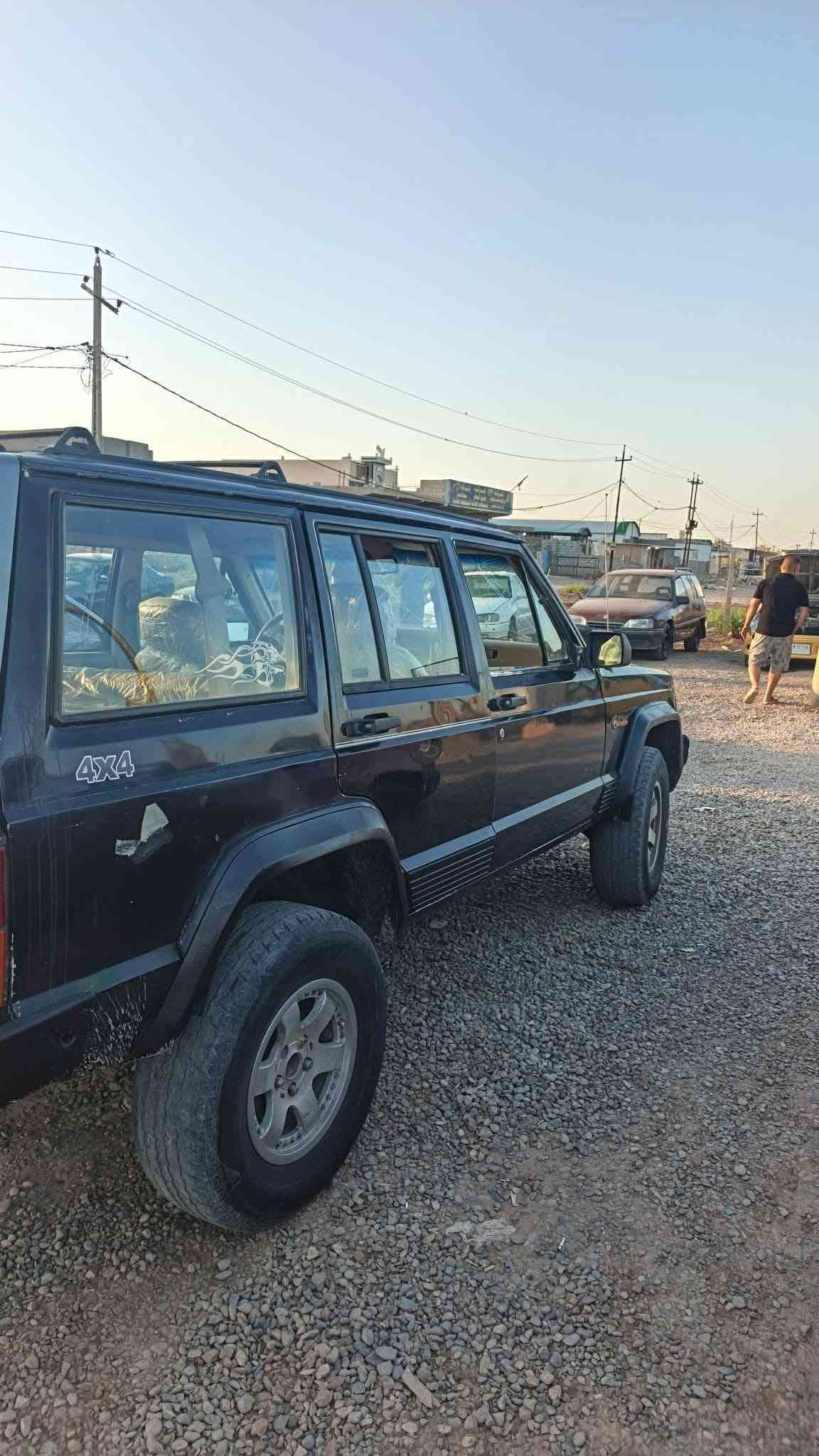 السلام عليكم جيب شيروكي موديل 90 سنويه 31 مشروع وطني رقم بغداد سياره يرادله ترتيب ابيعك كوم حديد مداور او وكاله فقط حتى من تجي لا تكلي هاي نقص وهاي نقص مكينه وكير بلاد 6v اوتو ***********
