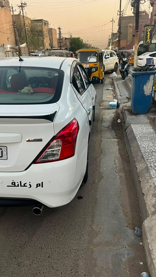 السـلام عليكم ♥️
نيسان سني 2020 
بيها شاشة لكزز
سماعات اصليه : منضومة زينون
حساسات خلفيه
تخم تاير جديد
تبريد ثلج
مكينه وكير خير من الله 
صدرها نضيف
السياره حلوه جديده مامتعوبه 
مكفوله كفاله عامه 
ماشيه 59k حقيقي
السعر : 105$ 
وبيها مجال للشراي مكاني بغداد
الرقم : ***********
