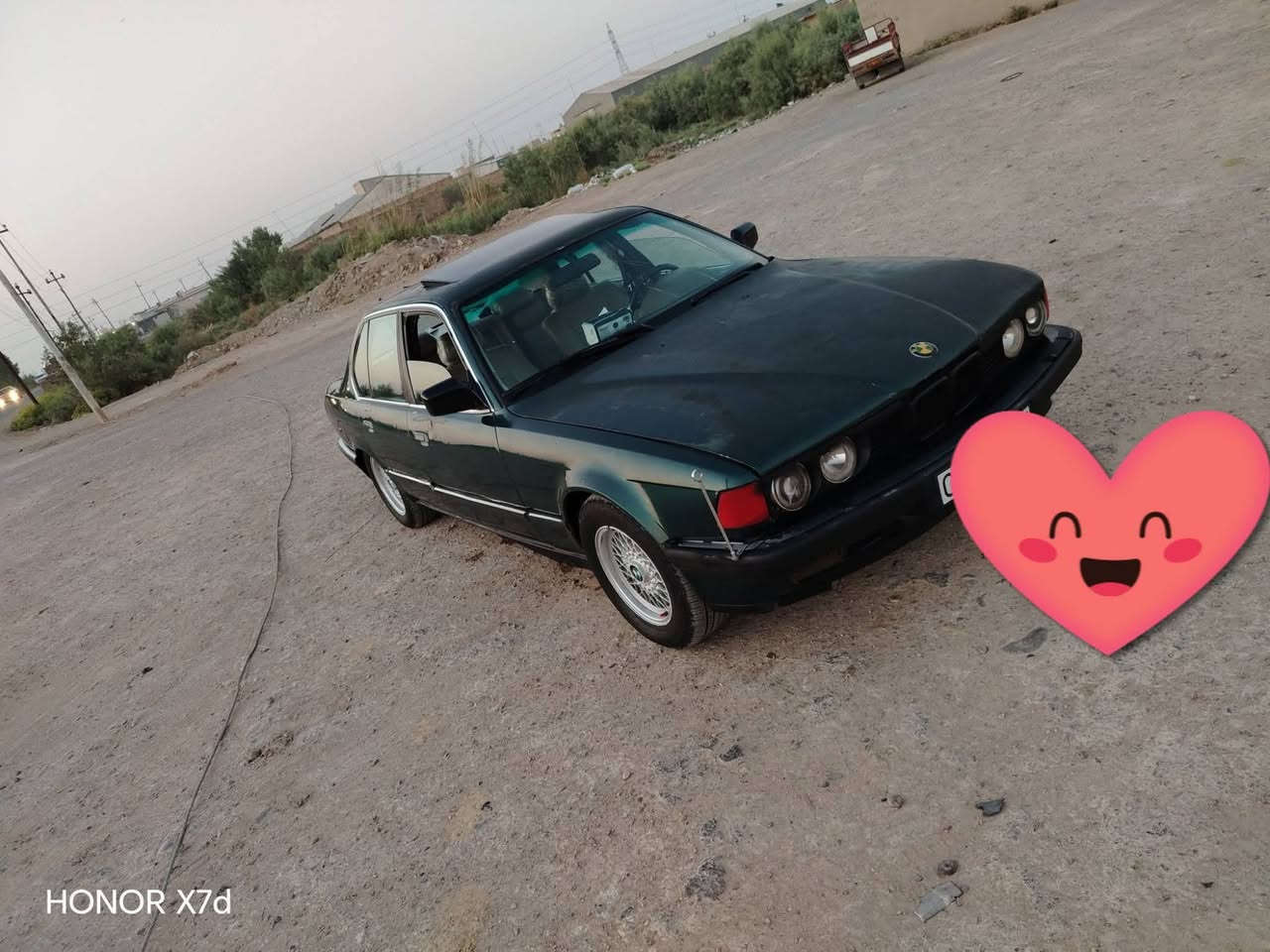 السلام عليكم 735 موديل 1993مكينه  كير مكفولات صدر أمامي وخلفي مبدله جديد تبريد شغال رقم بغداد فول مواصفات فتحه شغاله دبل ايرباك مضخم صوت كهربائيات كلها شغاله وبلاديه شركه نوزلات فيت بم جديد السياره نقصها صبغ تخم تاير جديد السعر 30.   ***********
