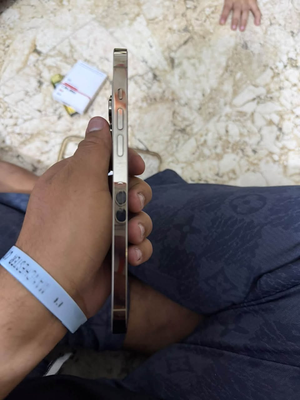 سلام عليكم
جهاز 14 برو ماكس ماستر جديد
 بطاريه93بلاديه 
السعر 850 وبي مجال قليل 
رقم ***********
الشراي يتصل
