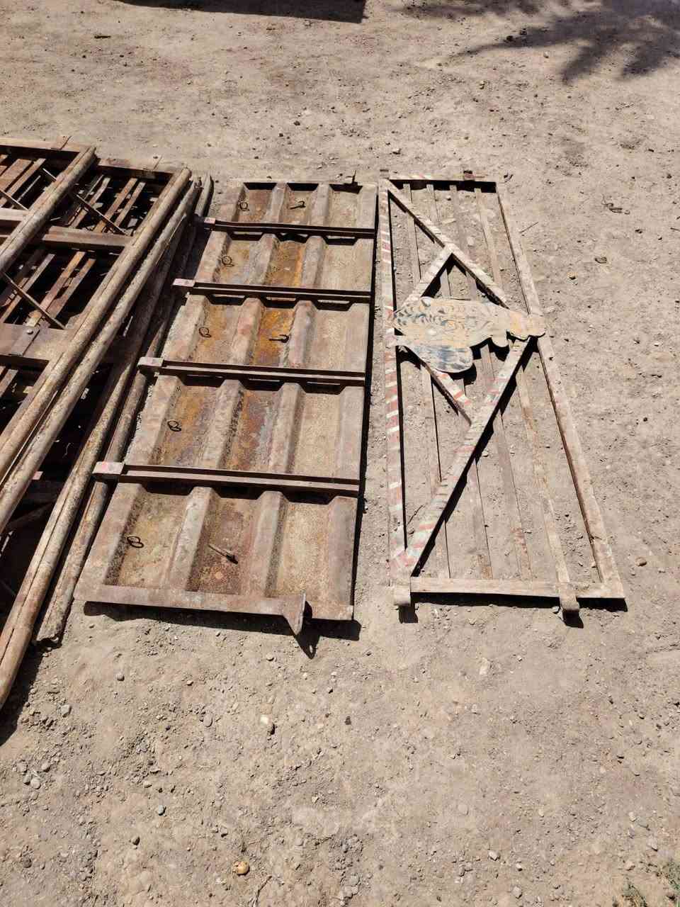 للبيع صفاح عربانة كاملات معه باب وشبجه للاستفسار  ***********
