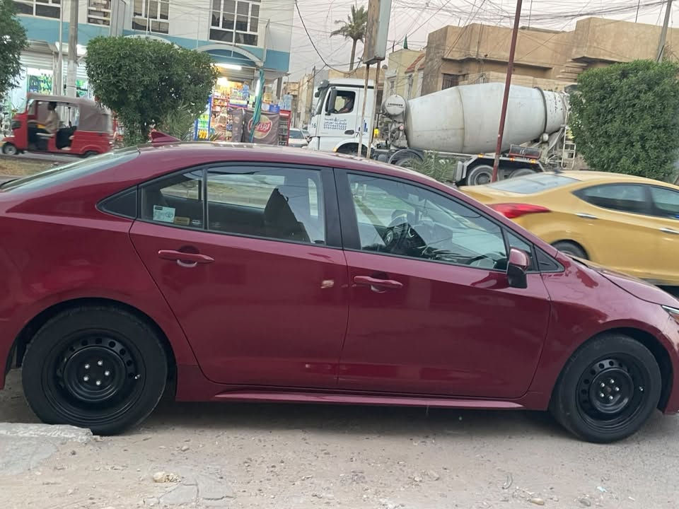 COROLLA 2022 مواصفات LE ماشي 87 كيلو بارد  فقط بدون صبغ ولاتبديل فقط تكحيل مكانات رقم بغداد 
شرط تحويل 
سيارة مال جني نضيفة كلش مكاني بغداد   
***********
