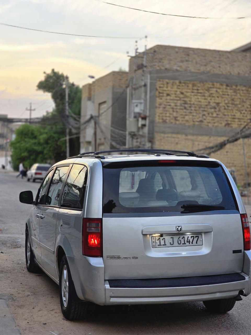 دوج كرفان • ٧ راكب • مكينة ٣٣٠٠