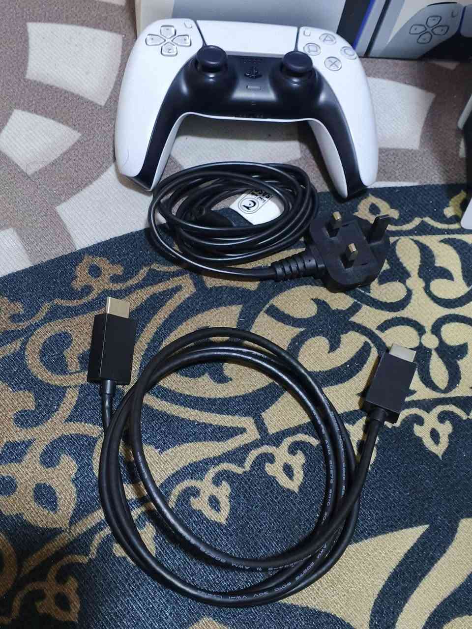 بلي فايف سلم نسخة الطافي كامل الملحقات الاصلية جوستك عدد 1 مستعمل قليل السعر 850 وبي مجال بسيط للاستفسار *********** مكاني كربلاء
