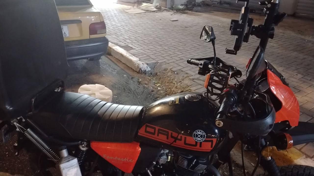سلام عليكم دراجه دايون مكينه 200 سي سي 
رقم أربيل بسمي

موديل 25 ⚡
الدراجه علا وضع الشركه تأخذها ربع متصرف عليه 
مبدل زوج تايرات
زنجيل أبو الربل
دسكات بانزات
دهن جديد يوم واحد بل شهر بدلته 
تأخذها كبل للشغل ماشيه 18 
سعرها 2550
وبيها مجال إلي ميعجبه السعر خلي يعبر المنشور 
بغداد الأعظمية *********** تصل وبيك خير ودلل
