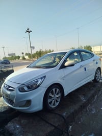 اكسنت ٢٠١٢ • بدون ضربه • فتحة سقف