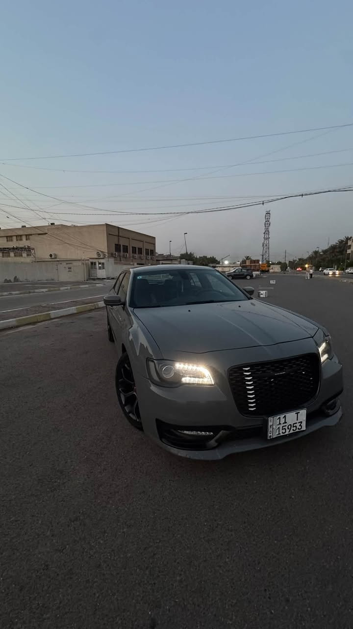 السلام عليكم كرايسلر S 2019 بدون فتحه أمريكي حادث بنيد و دعامية وبيهه بارد مثل مموضح با السونار موصفات معروفه
بصمه ابواب وتشغيل
شاشه
كامره
كشنات جلد حضن
كشنات كهرباء
شفتات ستيرن
لايت أسود
تشغيل عن بعد ويل ٢٠ أصلي
سياره جاهزه بدون آي نقص رقم بغداد 
مكان السياره شارع فلسطين

‭***********‬
