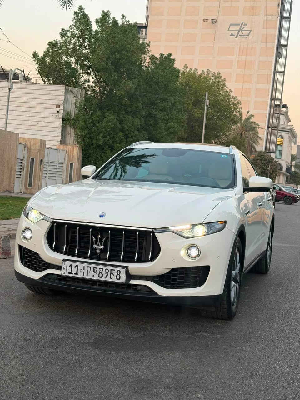 للبيع او المراوس مع لاندكروز VXR او VX. موديل 2025
مازيراتي ليفاني 2017 خليجي عداد المسافة 4000 كيلو متر فقط
Maserati Levante 2017 | V6 3.0 Twin-Turbo | 350 HP

سيارة تجمع بين فخامة مازيراتي، قوة الأداء، وروح السيارات الرياضية في SUV واحدة. 
عداد المسافة 4000 كم فقط خليجي

🏎️ المحرك والأداء

* 🔥 V6 3.0 Twin-Turbo
* 💪 350 حصان
* ⚡ 500 نيوتن.م عزم
* ⚙️ ZF أوتوماتيك 8 سرعات
* 4️⃣ Q4 دفع رباعي ذكي
* 🚀 تسارع 0–100 كم/س حوالي 6 ثوانٍ
* 🏁 سرعة قصوى فعلية حوالي 310 كم/س
* 🎮 Paddle Shifters
* 🔥 وضع SPORT لأداء أكثر رياضية واستجابة أسرع وصوت عادم أعمق

🛞 القيادة والتعليق

* 🛞 Air Suspension – تعليق هوائي متكيف
* ⬆️⬇️ إمكانية تغيير ارتفاع السيارة
* 🏁 أوضاع قيادة متعددة:
    Normal / Sport / Off-Road / I.C.E
* ⚡ استجابة رياضية عند تفعيل Sport
* 🔊 صوت عادم مميز من محرك الـV6

👑 الفخامة والتجهيزات

* 🪑 مقصورة جلد فاخر باللون البيج
* ⚡ مقاعد أمامية كهربائية
* 🌳 تطعيمات خشبية فاخرة
* ⏱️ ساعة Maserati الأصلية
* 🖥️ شاشة Maserati Touch 8.4”
* 📱 Bluetooth واتصال الهاتف
* 🎵 نظام صوت فاخر
* 🌡️ تكييف أوتوماتيك
* 🎯 مثبت سرعة
* 🎛️ تحكم كامل من المقود
* ✨ تشطيبات داخلية فاخرة تجمع الجلد والخشب والكروم

🚘 التجهيزات الخارجية

* 🇮🇹 تصميم Maserati المميز
* 🏁 جنوط رياضية
* 💡 إضاءة أمامية مميزة
* 4️⃣ أربع مخارج عادم
* 🅿️ حساسات ركن
* 📷 كاميرا خلفية
* 🚪 باب خلفي كهربائي
* 🪞 مرايا كهربائية
* ✨ خطوط وتصميم رياضي فاخر

❤️ لماذا Levante؟

ليست مجرد SUV عادية…

هي سيارة بمحرك V6 Twin-Turbo بقوة 350 حصان، دفع Q4، تعليق هوائي، قير ZF، مقصورة جلد وخشب، وصوت رياضي يحمل شخصية Maserati.

🔥 فخامة إيطالية من الداخل
🏎️ روح رياضية خلف المقود
💪 350 حصان تحت القدم
🇮🇹 Maserati Levante — الوحش الإيطالي

📍 السيارة في بغداد
📩 للاستفسار والسعر: ***********

#Maserati #MaseratiLevante #Levante #MaseratiLevante350 #مازيراتي #ليفانتي #سيارات_للبيع #سيارات_بغداد #بغداد #سيارات_فخمة #SUV #TwinTurbo #350HP
