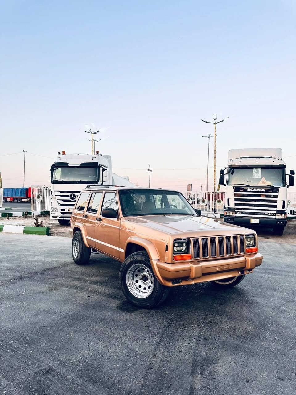 للبيع جيب موديل ٢٠٠٠
صبغ حزام بدون قمارة كير محرك كسلات مكفول
تبريد سغال تخم تاير جديد ويل من امريمة ١٠ انج
رقم صلاح الدين بسمي سنودة لل٣١ مكان السيارة بغداد الحسينية *********** السعر ٦٥ بيهة مجال
