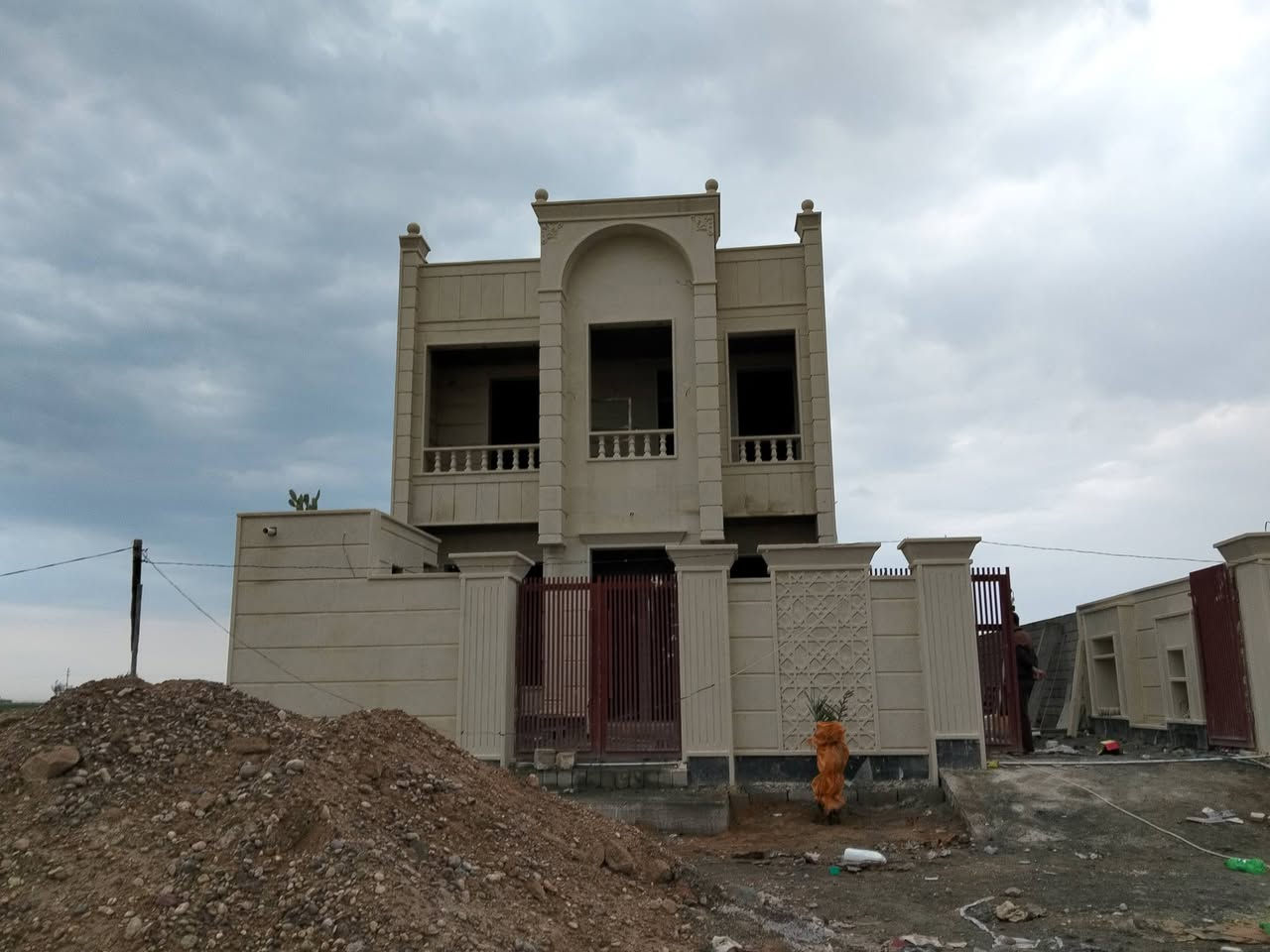 السلام عليكم
كادر حجر حلان. 
كوبلنات حجر 
تطعيم واجهات 
حف درز 
بأسعار مناسبه 
هـــ ***********
