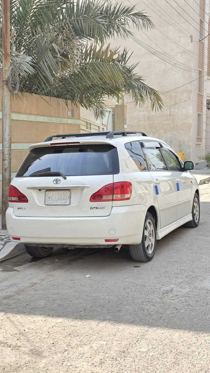 سلام عليكم 
ابصم تو ويل صدفي 2002 
رقم بصرة 
 بيها ضربة وصبغ بالجاملغ الامامي والخلفي جهة السايق 
السيارة نظيفة وجاهزة من كير ومكينه وحدادية الحمدلله 
دواخلها بيجي نظيفة كشنات جلد 
تبريدها ثلج 3 قطع 
شاشة وكاميرا خلفية 
السيارة نظيفة ومرتبة وجاهزة مال جنايه ومرتب الها سلة للسفر 
السيارة بأسمنه تحويل مباشر 
مكان السيارة بصرة 
السعر 119$ 
للتواصل : ***********
