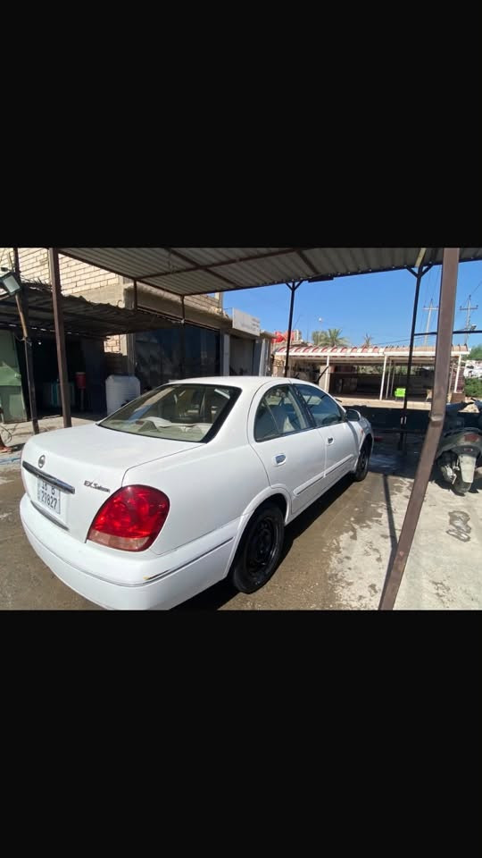 نيسان سني ياباني ٢٠٠٦
كير عادي 
السعر ٥٠$ 
صبغ جاملغ خلف السائق 
نقص مشط وبور انطيك مال كصه ويها
العنوان بغداد شارع فلسطين 
***********
