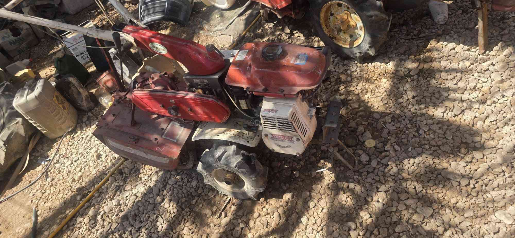 مكائن يدويه داخله حاويه ياباني محرك بنزين سلف وعادي موجوده في بابل الهاشميه هاتف*********** و*********** يكون الرد فقط على الاتصال او المراسله على الخاص

نص مكتوب في الصور:
- منشور معرض الحاج عامر ا...